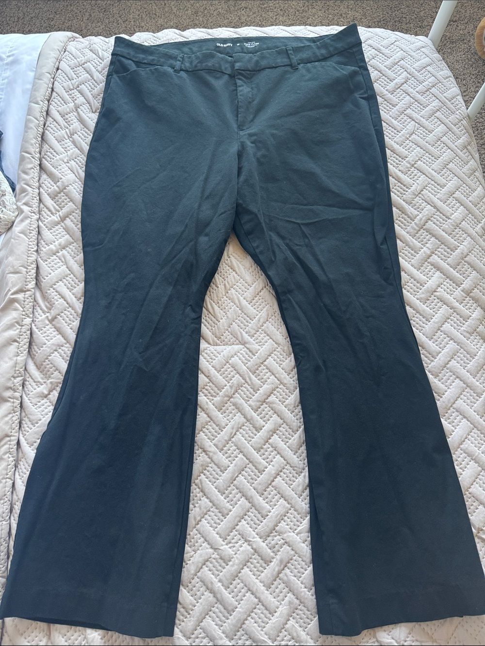 Old Navy Pixie Flare High-Rise Pants in Black - Size 18